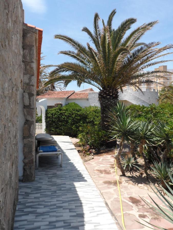 Villa At Seafront With Private Garden-655 Denia Exterior photo